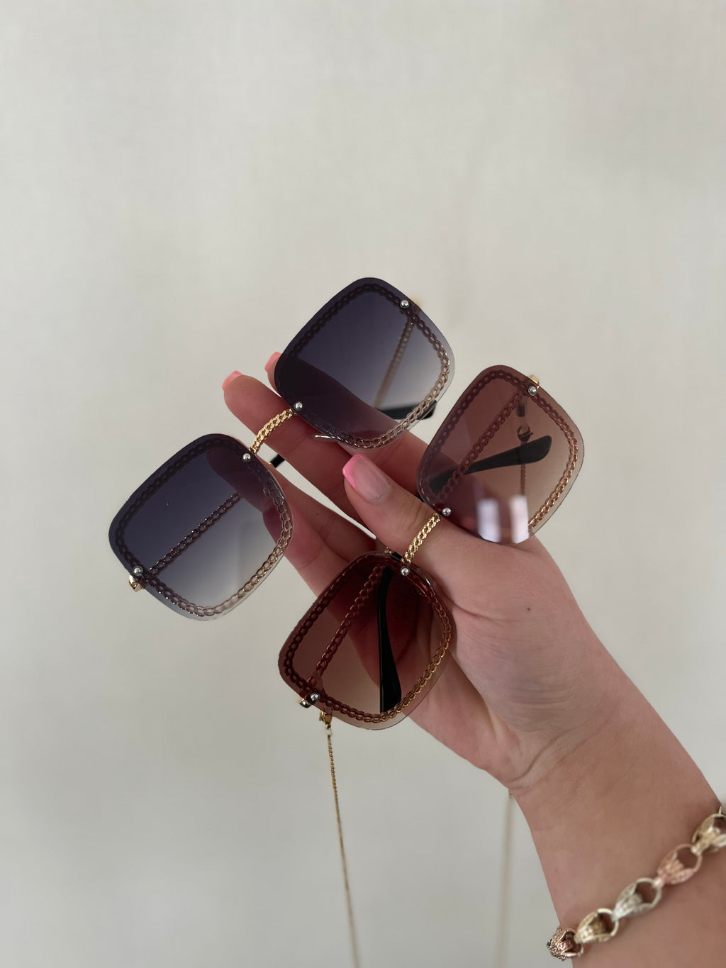 ‘MONÀE’ shades